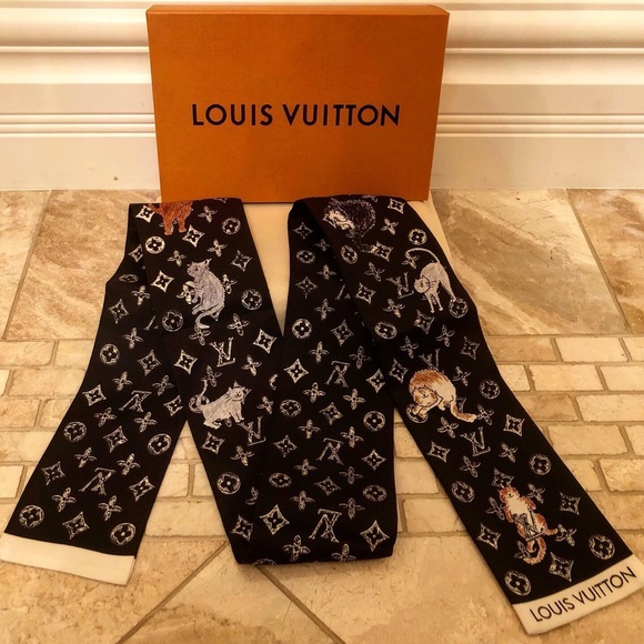 Louis Vuitton X Grace Coddington Catogram Scarf - Picture 2 of 4